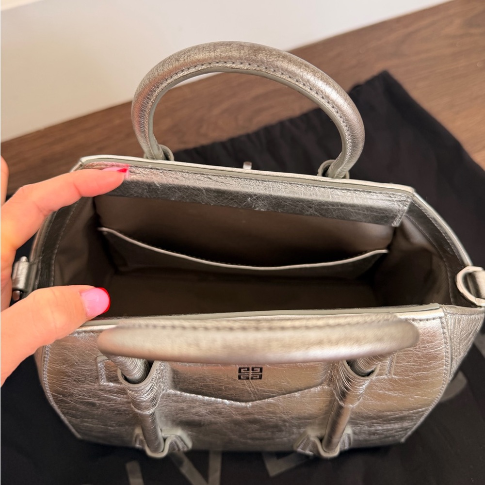 Givenchy Mini Antigona Shark Lock Bag - Picture 4 of 6